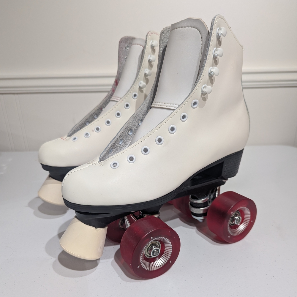 womens roller skates - size 5